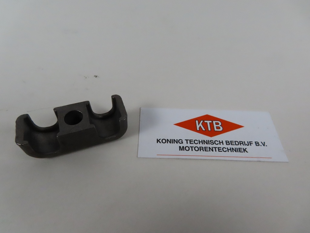 injector pipe clamp - 2 hole DAF 1160