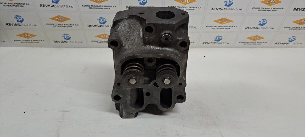 Gereviseerde cilinderkop Mercedes MK / OM 422