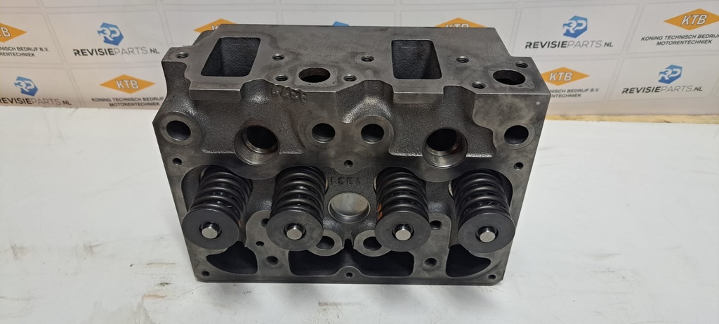 Overhauled cylinder head MAN 6 Cilinder