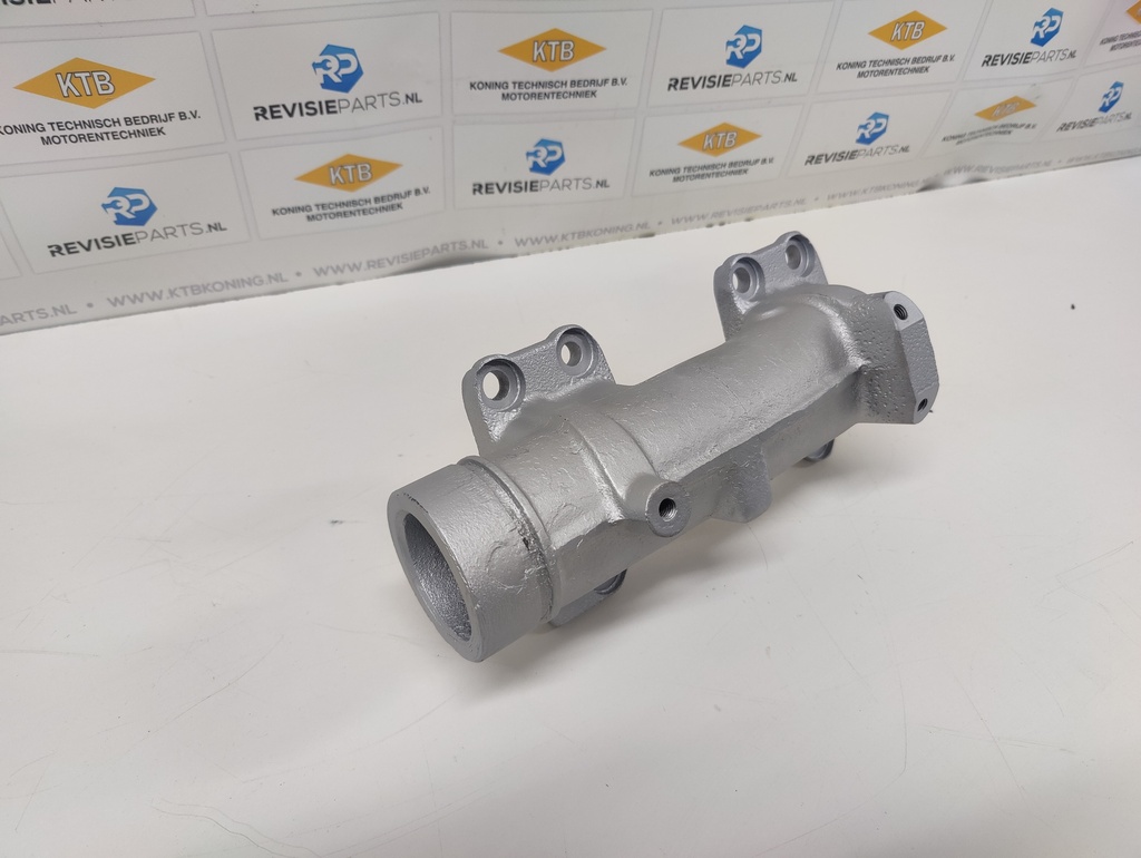 Exhaust manifold behind DAF XF