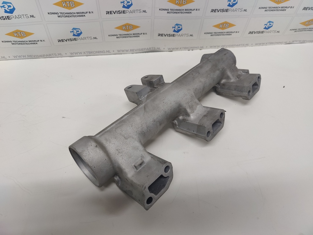 Rear water pipe with fuel filter support DAF XF