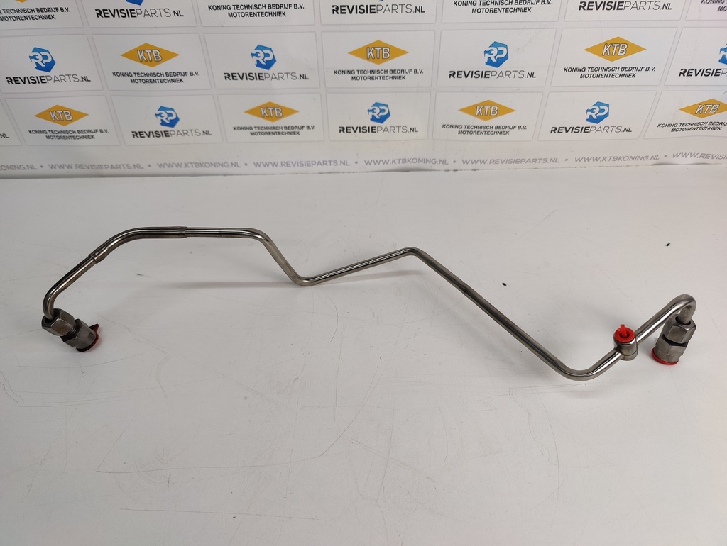 Double-walled fuel pipe no. 4 Scania