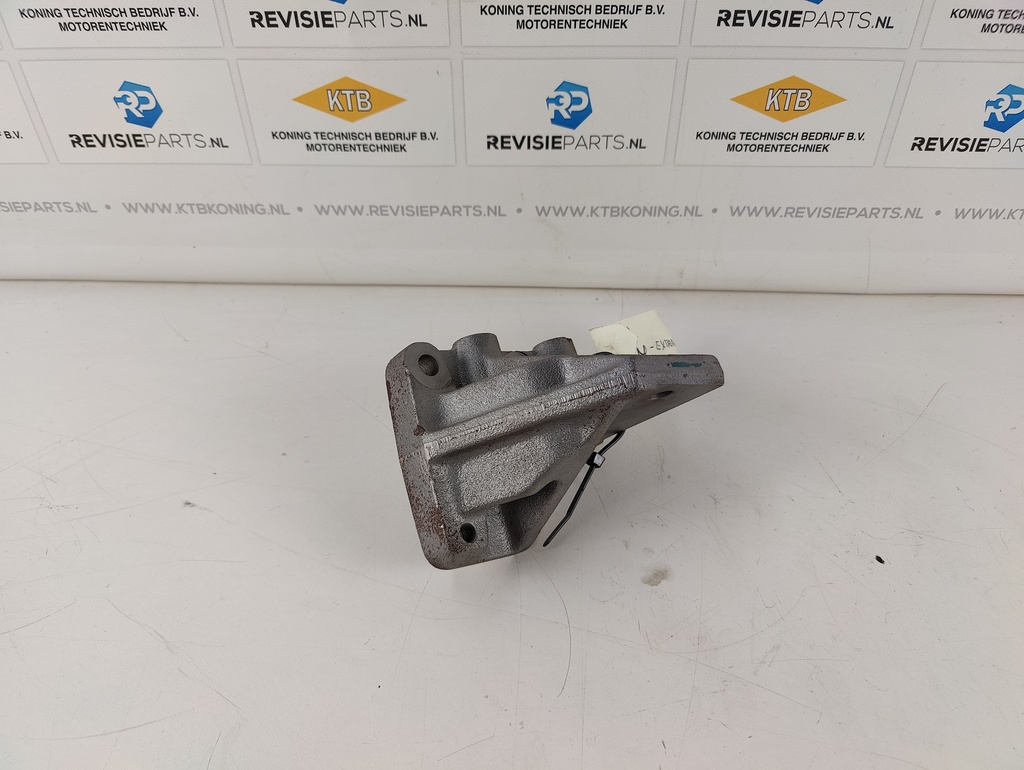Fuelpump support, corner Scania D11/DS11