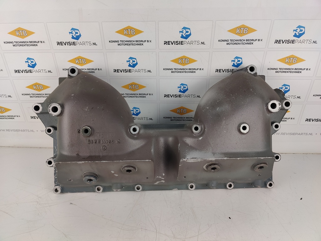 Intercooler cover with pipe connection MAN V12