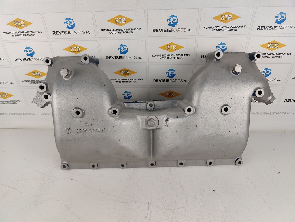 Intercooler cover with pipe connection MAN V12