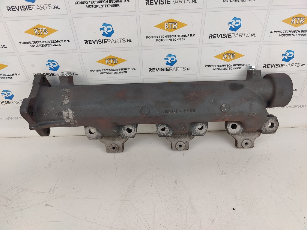 Exhaust manifold, left end MAN V12