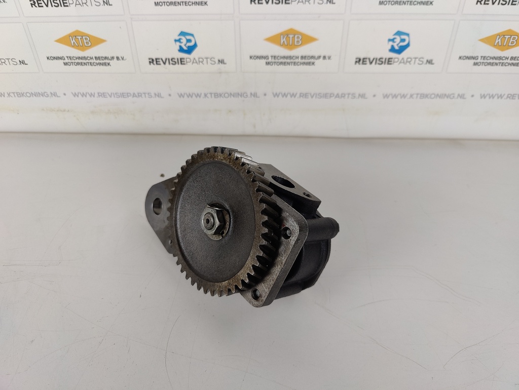 Oilpump DAF 825
