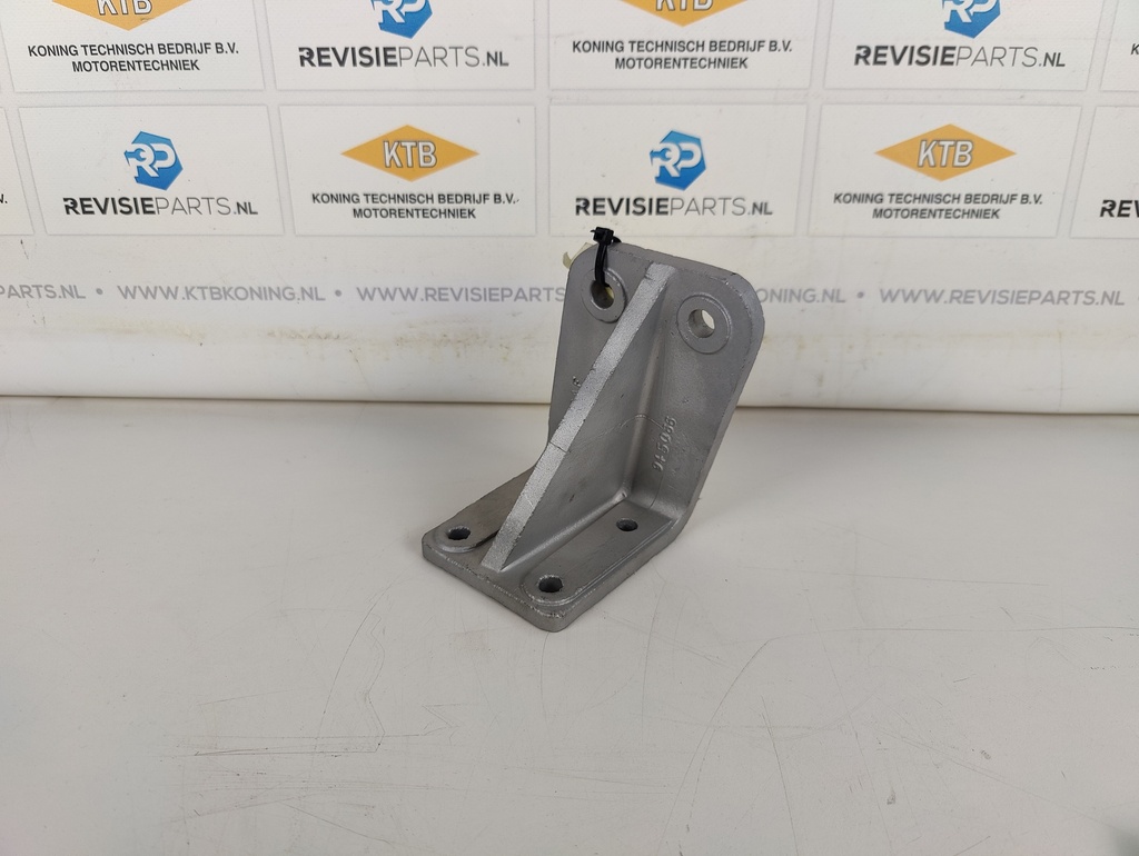 Engine support DAF 825