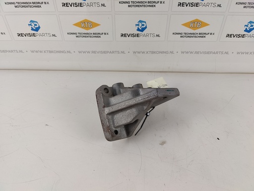 [8.1.4.4] Fuelpump support, corner Scania D11/DS11