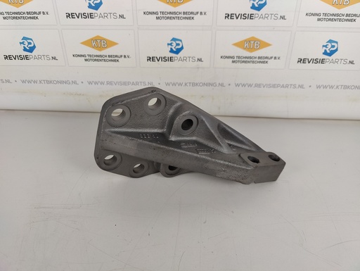 [11.4.2.2] Engine support DAF 825